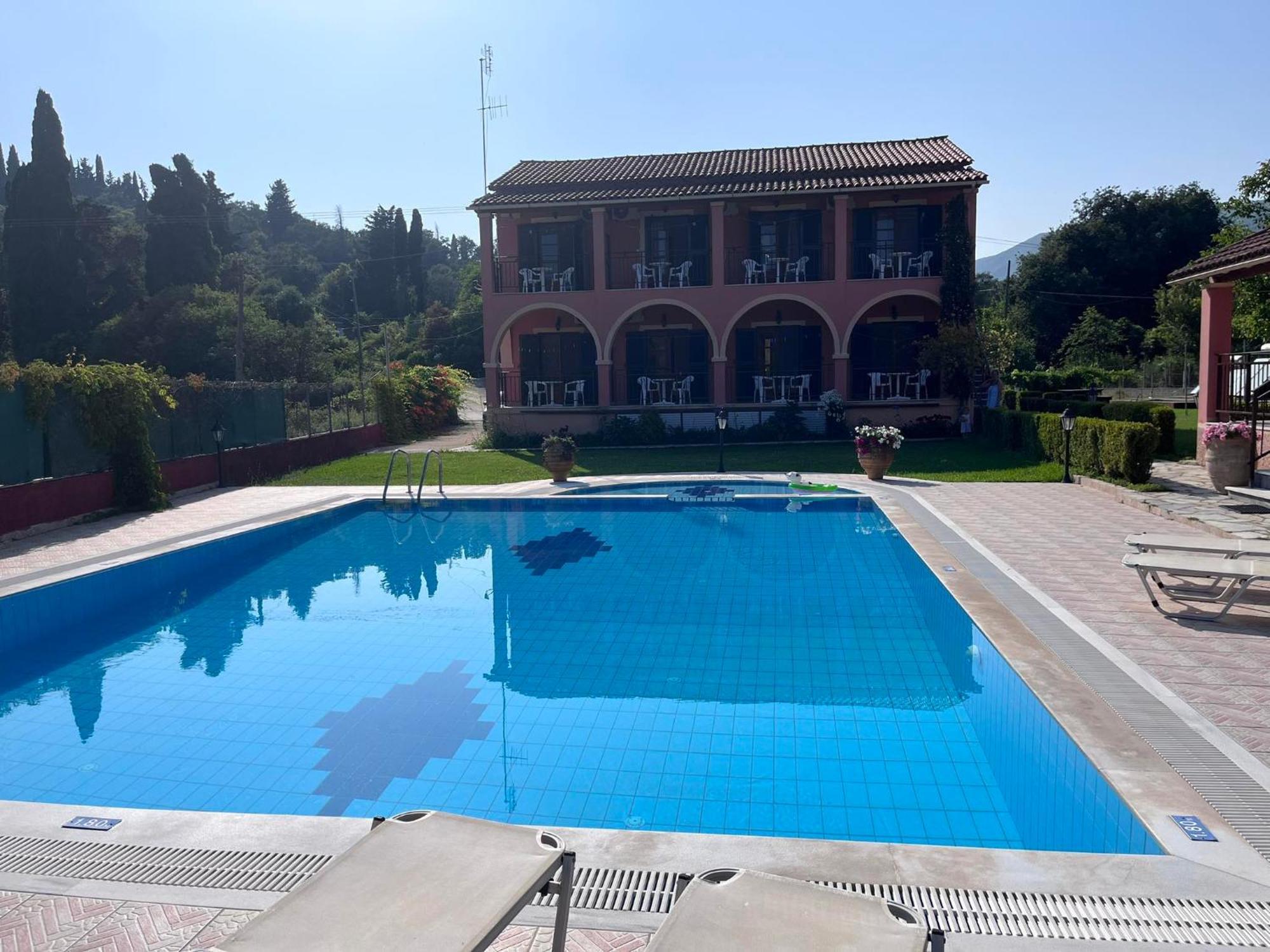 Gregory-Vassilis Apartments Dassia  Ngoại thất bức ảnh