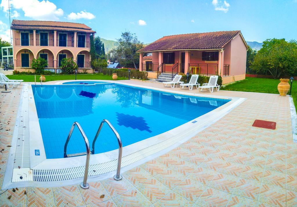 Gregory-Vassilis Apartments Dassia  Ngoại thất bức ảnh